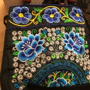 🌸3/$20🌸Adorable made in Mexico embroidered mini purse